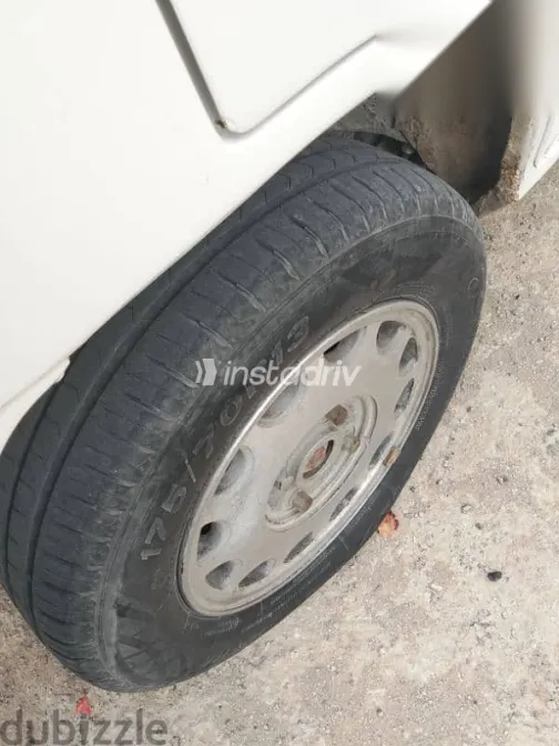 كيا برايد 2001 أبيض مستعملة للبيع - 6