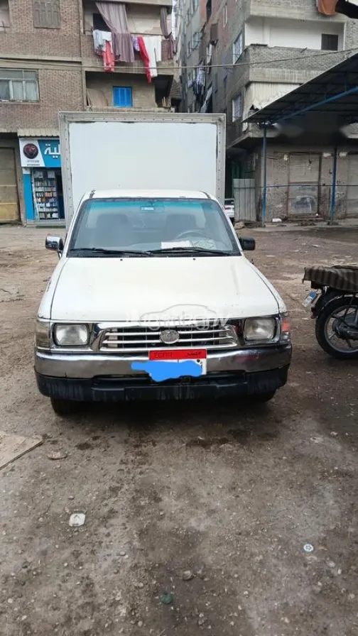 تويوتا هايلكس 1999 أبيض مستعملة للبيع - 1