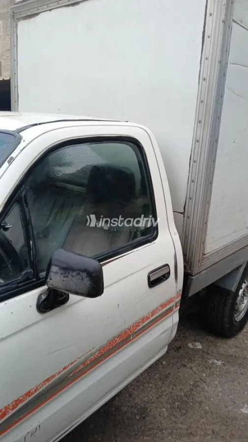 تويوتا هايلكس 1999 أبيض مستعملة للبيع - 3