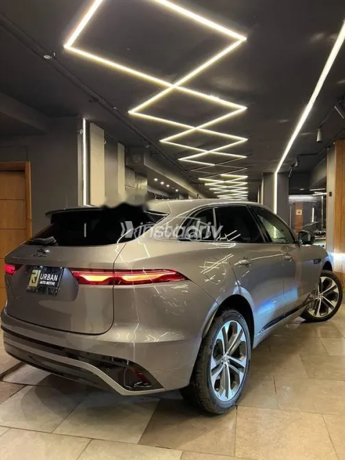 Jaguar F-Pace 2024 Silver Used for Sale - 3