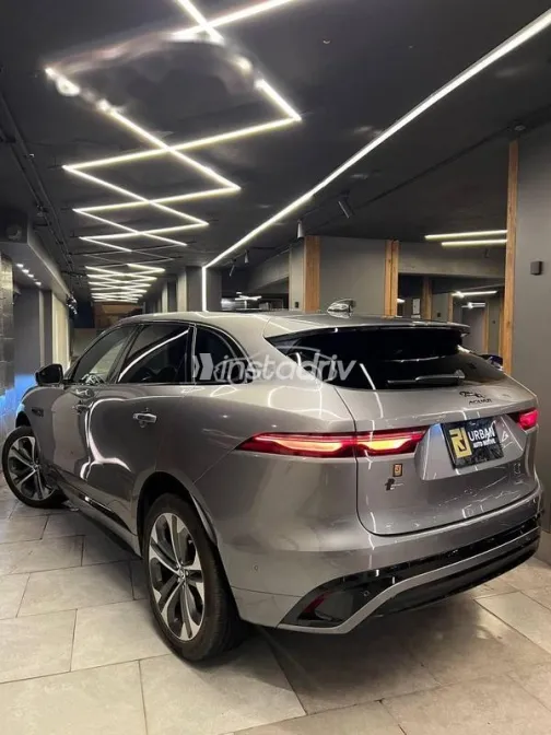 Jaguar F-Pace 2024 Silver Used for Sale - 5