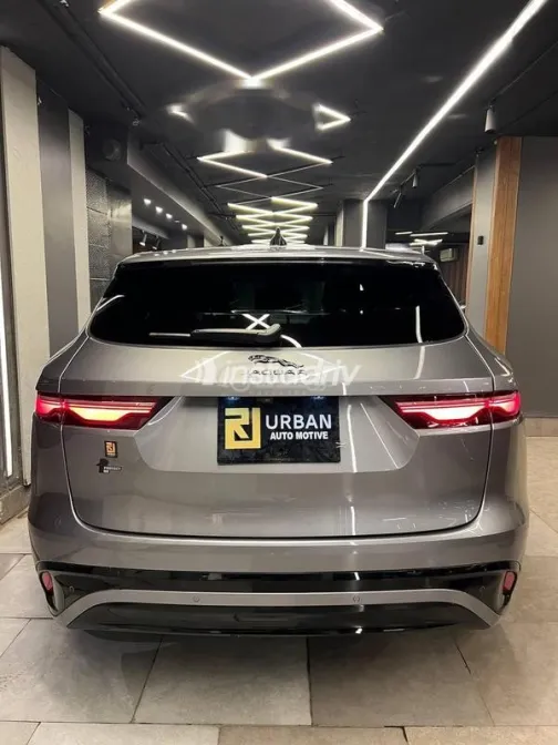 Jaguar F-Pace 2024 Silver Used for Sale - 6