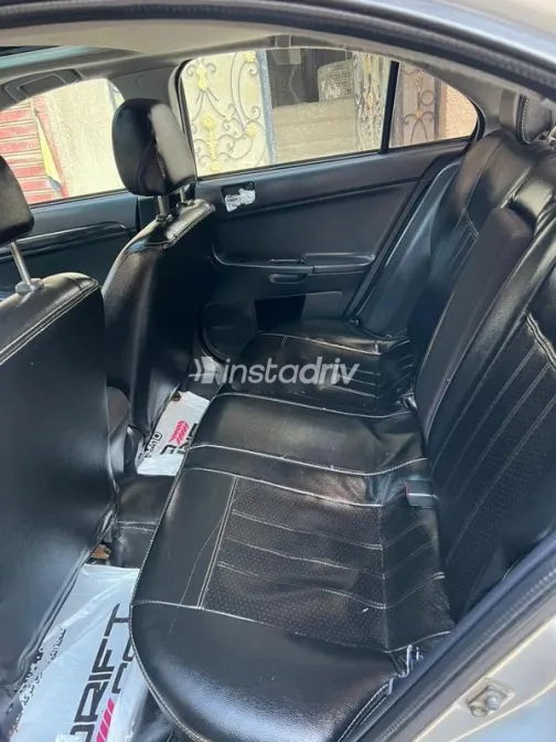 ميتسوبيشي لانسر اى اكس شارك 2016 فضي مستعملة للبيع - 6