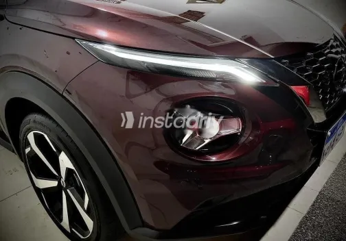 نيسان جوك 2022 أحمر غامق مستعملة للبيع - 2