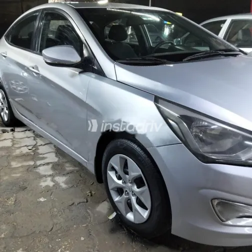 هيونداي سولاريس 2016 أبيض مستعملة للبيع - 3