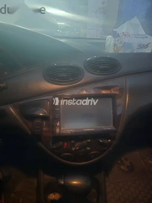 فورد فوكس 2003 أبيض مستعملة للبيع - 5