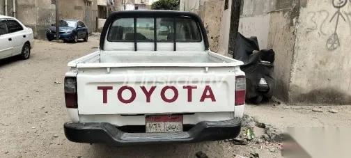 Toyota Hilux 1998 White Used for Sale - 1