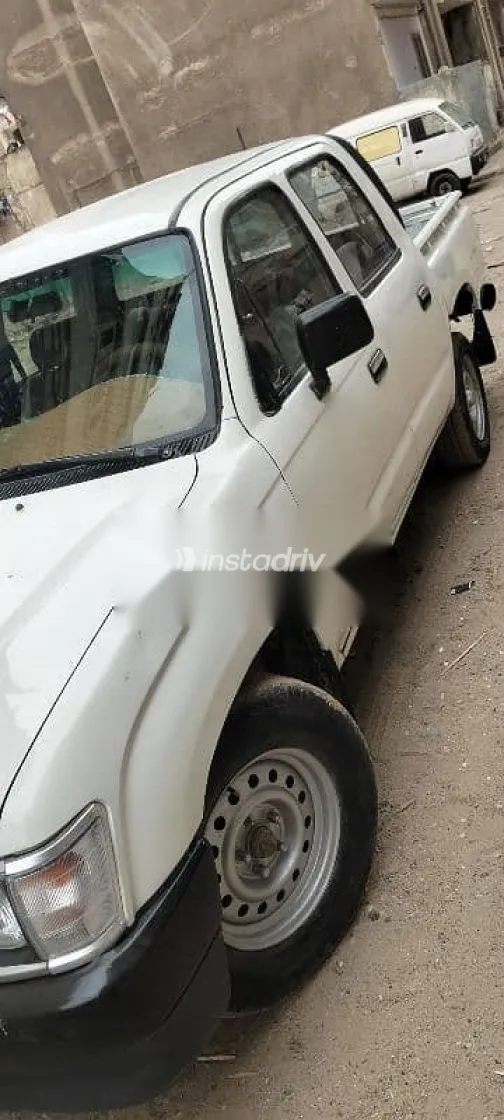 Toyota Hilux 1998 White Used for Sale - 3
