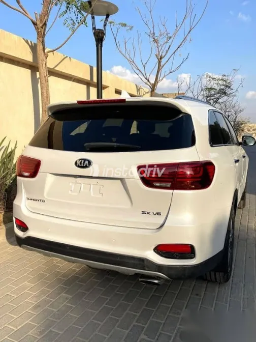 Kia Sorento 2019 White Used for Sale - 2