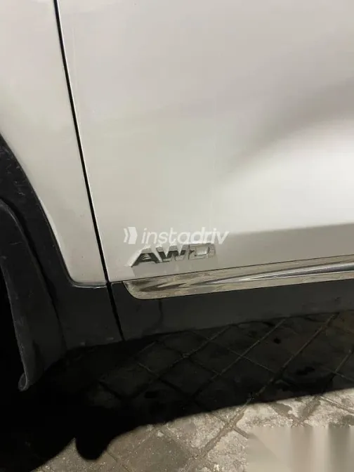 Kia Sorento 2019 White Used for Sale - 9