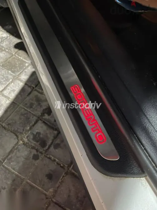 Kia Sorento 2019 White Used for Sale - 10