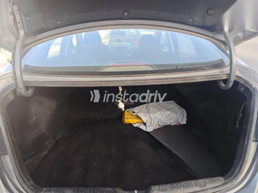 هيونداي إلنترا 2016 فضي مستعملة للبيع - 7