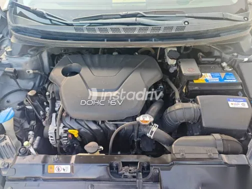 هيونداي إلنترا 2016 فضي مستعملة للبيع - 10