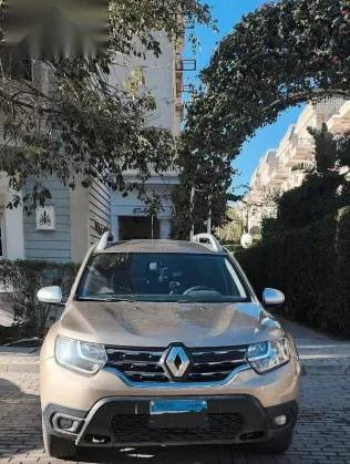 رينو داستر 2019 ذهبي مستعملة للبيع