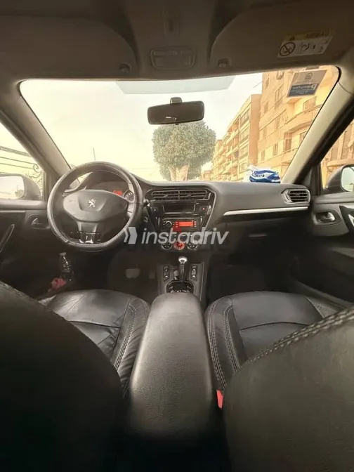 بيجو 301 2016 فضي مستعملة للبيع - 2