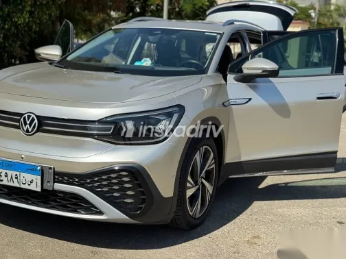 فولكس فاغن اي دي 6 2022 ذهبي مستعملة للبيع - 1