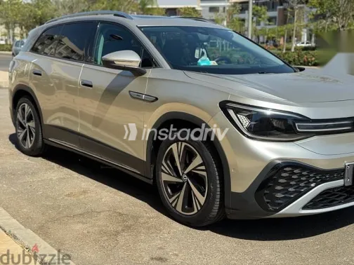 فولكس فاغن اي دي 6 2022 ذهبي مستعملة للبيع - 2