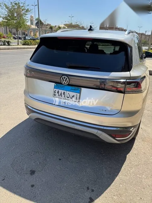 فولكس فاغن اي دي 6 2022 ذهبي مستعملة للبيع - 7