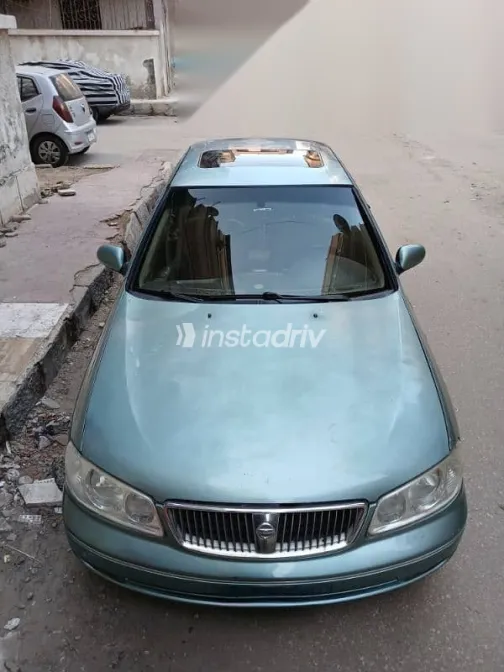 نيسان صنى 2002 أزرق غامق مستعملة للبيع - 2