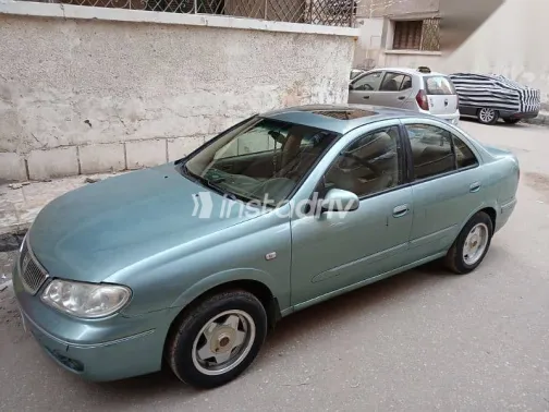 نيسان صنى 2002 أزرق غامق مستعملة للبيع - 3