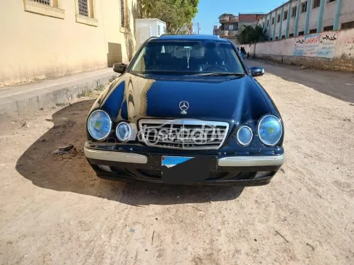 Mercedes E 240 2000 Black Used for Sale - 1
