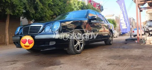 Mercedes E 240 2000 Black Used for Sale - 2