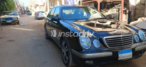 Mercedes E 240 2000 Black Used for Sale - 3