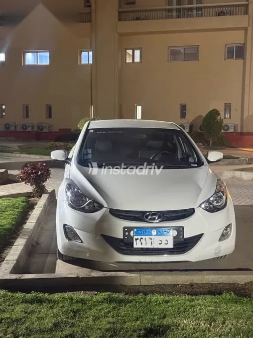 هيونداي إلنترا 2011 أبيض مستعملة للبيع - 7