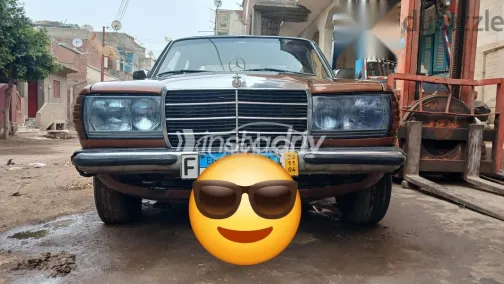 مرسيدس 200 1977 بني مستعملة للبيع - 1
