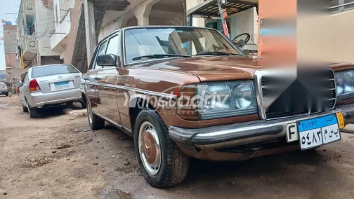 مرسيدس 200 1977 بني مستعملة للبيع - 2