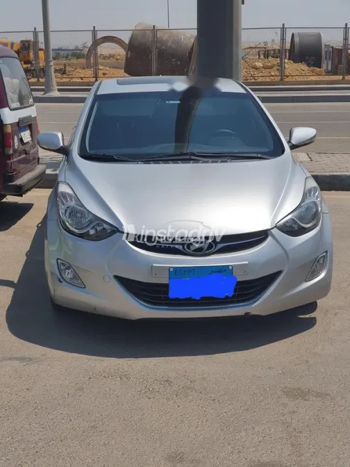 هيونداي افانتي 2012 فضي مستعملة للبيع - 1