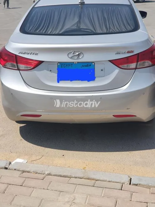هيونداي افانتي 2012 فضي مستعملة للبيع - 2