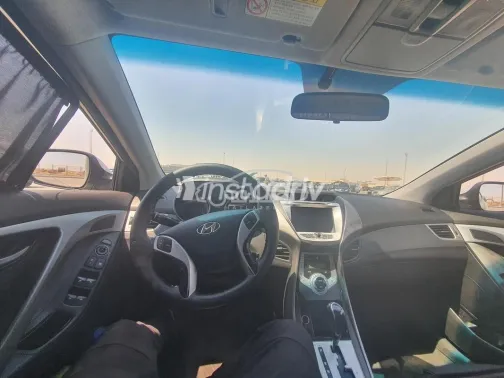 هيونداي افانتي 2012 فضي مستعملة للبيع - 5