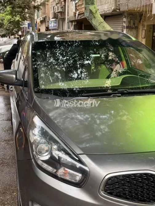 كيا كارينز 2015 ذهبي مستعملة للبيع - 10