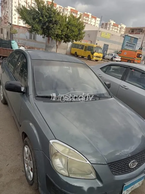 كيا ريو 2008 فضي مستعملة للبيع - 1