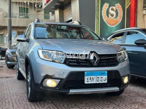 Renault Sandero Step Way 2021 Silver Used for Sale - 1