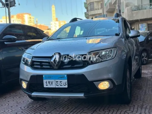 Renault Sandero Step Way 2021 Silver Used for Sale - 2