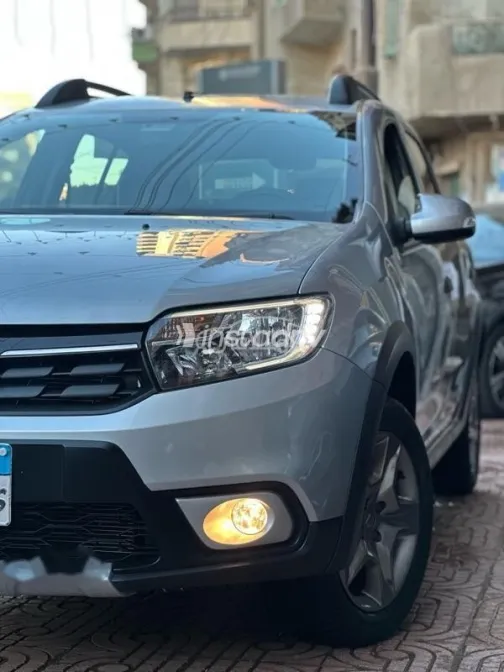 Renault Sandero Step Way 2021 Silver Used for Sale - 5