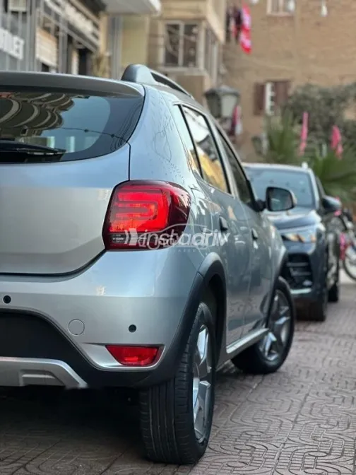 Renault Sandero Step Way 2021 Silver Used for Sale - 8