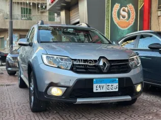 رينو سانديرو  ( ستيب  واى ) 2021 فضي مستعملة للبيع