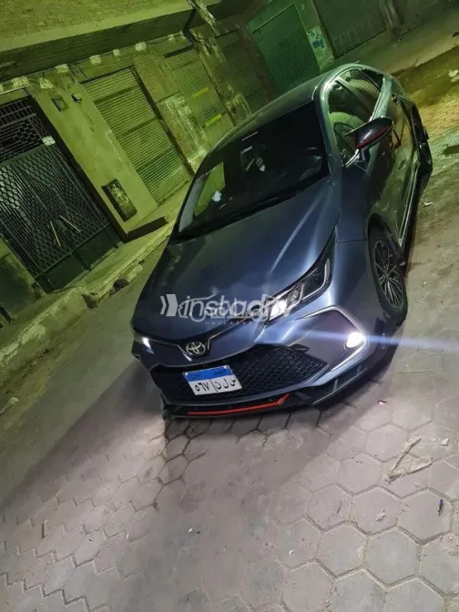 تويوتا كورولا 2022 أبيض مستعملة للبيع - 1