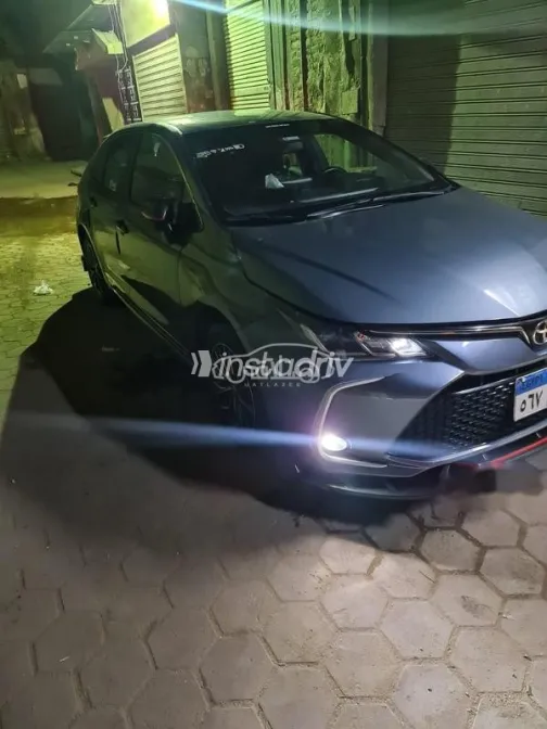 تويوتا كورولا 2022 أبيض مستعملة للبيع - 3