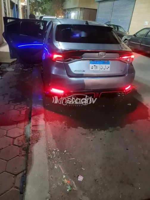 تويوتا كورولا 2022 أبيض مستعملة للبيع - 4