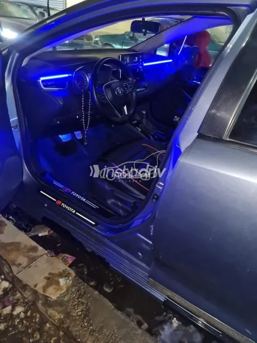 تويوتا كورولا 2022 أبيض مستعملة للبيع - 5