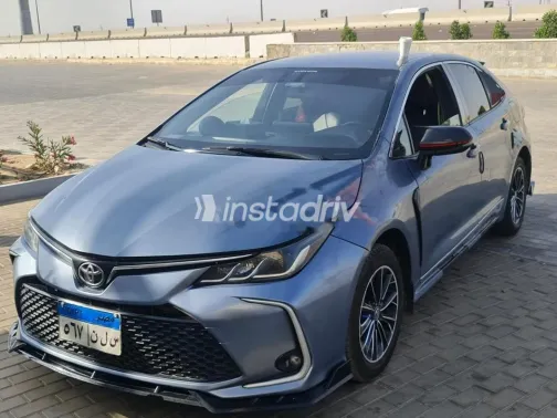 تويوتا كورولا 2022 أبيض مستعملة للبيع - 6