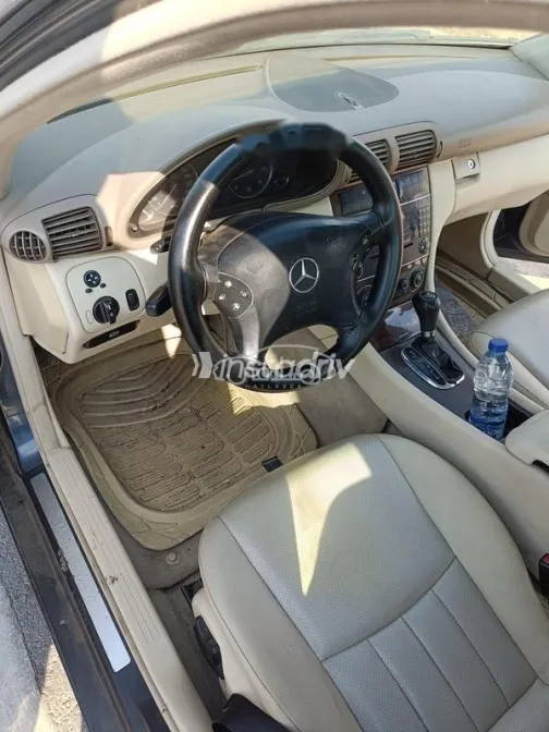 مرسيدس C 180 2005 بترولي مستعملة للبيع - 2
