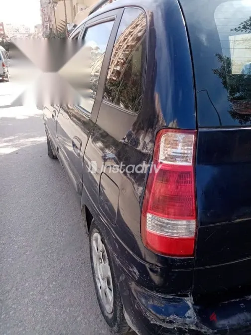 هيونداي ماتريكس 2006 أزرق غامق مستعملة للبيع - 2