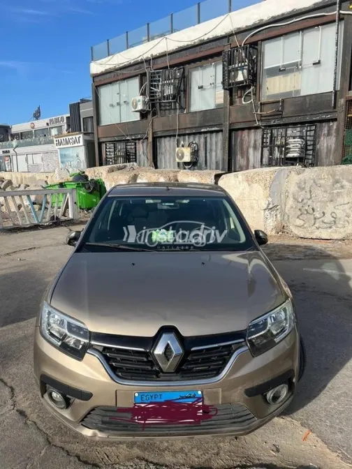 Renault Logan 2021 Gold Used for Sale - 2