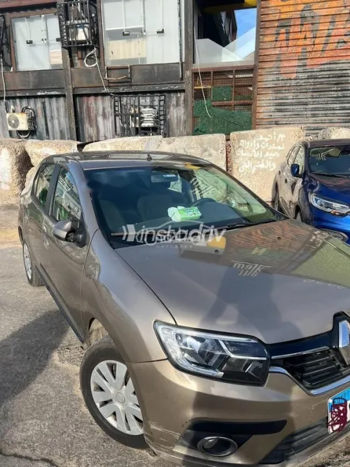 Renault Logan 2021 Gold Used for Sale - 4