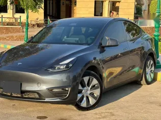 تسلا موديل 3 2023 رمادي مستعملة للبيع